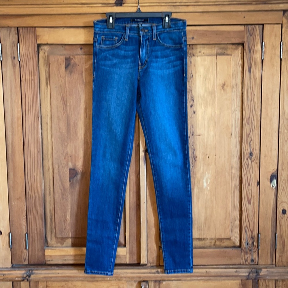 Flying Monkey low to medium rise Skinny Medium Wash Denim Jeans Sz. 27W
